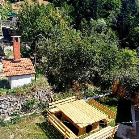 Даяна Guest house Momchilovtsi (Smolyan)