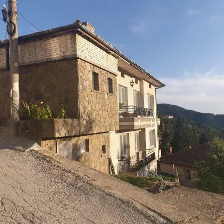 Даяна Momchilovtsi (Smolyan)